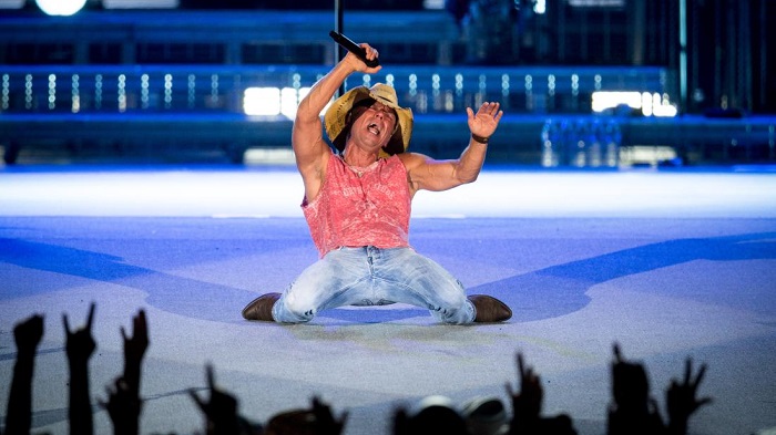 25 people got taken to hospitals during a Kenny Chesney concert